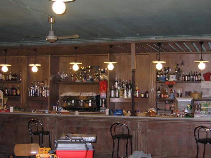 bar