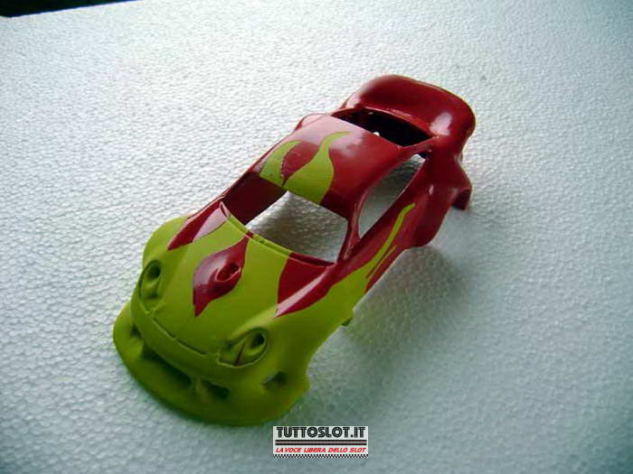 verniciatura di rosso